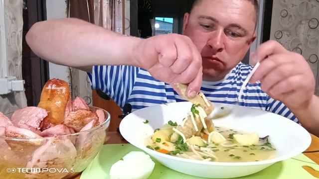 мукбанг/обжор/суп из петуха/ смотреть онлайн