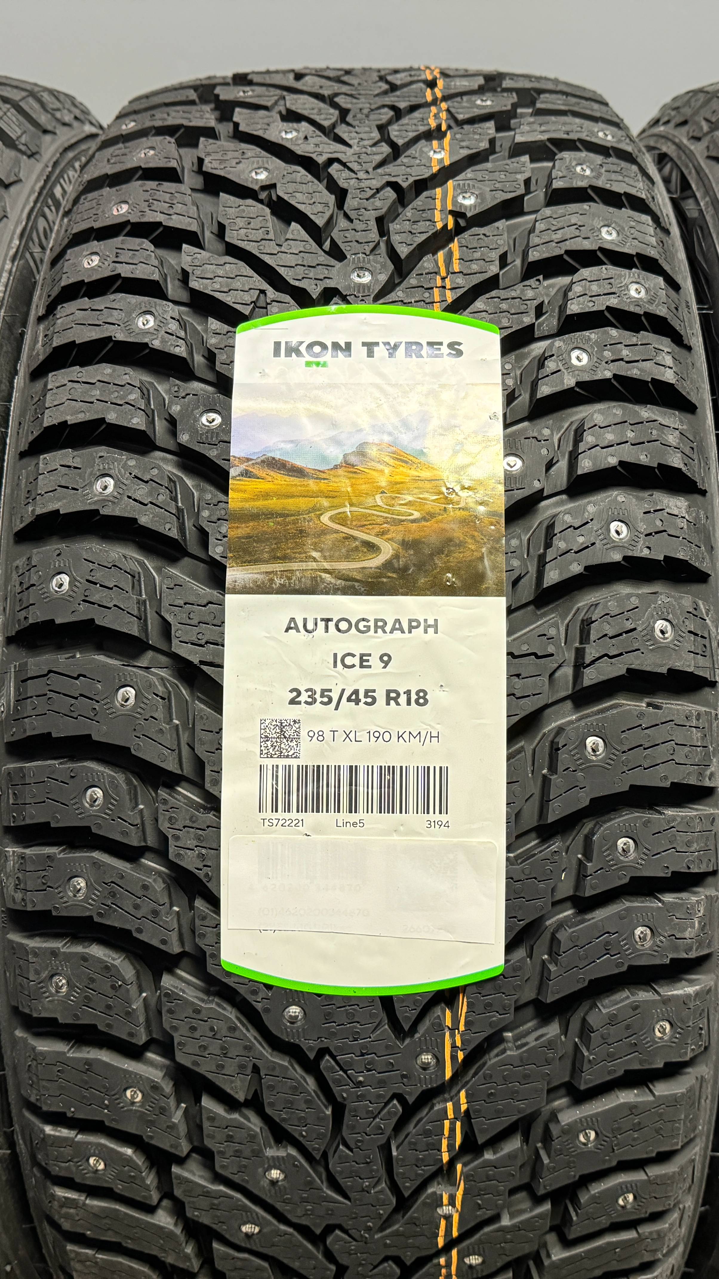 Ikon Tyres Ikon Autograph Ice 9 235/45 R18 98T