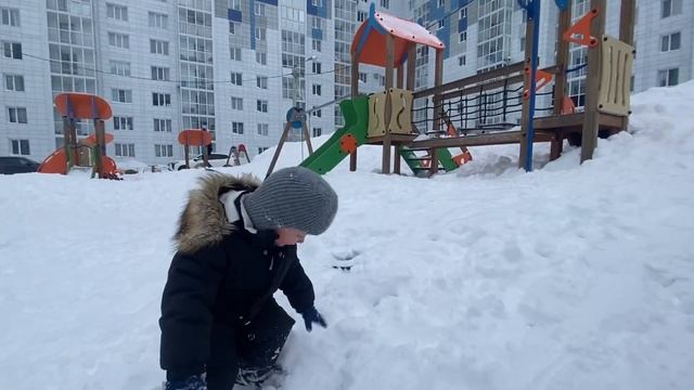 16.12.2023. Ника и Макс на горке смотреть онлайн