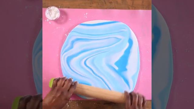 How To Make Marble Fondant By Caroline's Cupcakes Uganda смотреть онлайн