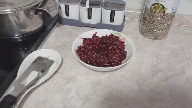 ЩИ на обед. КОТЛЕТЫ на Ужин. У нас ПОБЕДИТЕЛЬ 🥇🎉 смотреть онлайн