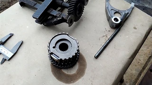 Съёмники для замены шестерней пятой передачи Логана, Ларгуса, Сандеро своими руками. смотреть онлайн