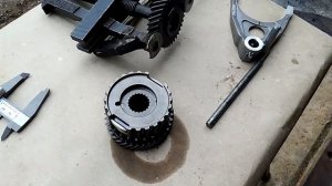 Съёмники для замены  шестерней пятой передачи Логана, Ларгуса, Сандеро своими руками.