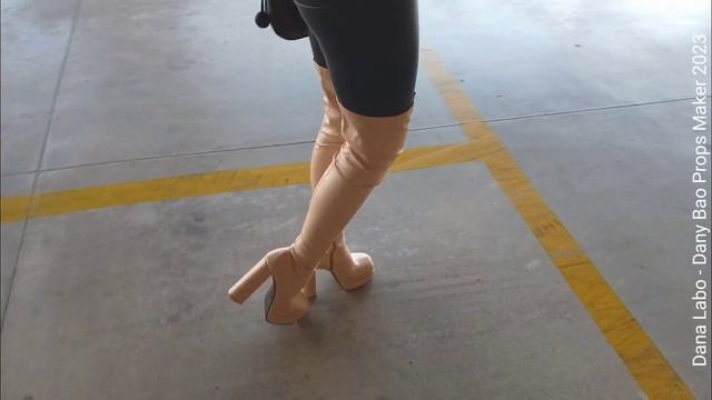 DANA LABO - BLONDE GIRL IN LEATHER BOOTS OVER KNEE HIGH HEELS LEGGINGS AND JACKET смотреть онлайн
