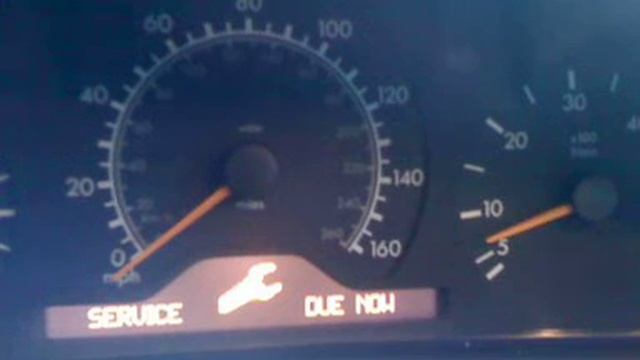Cold Start - '99 Mercedes-Benz E300 turbodiesel смотреть онлайн