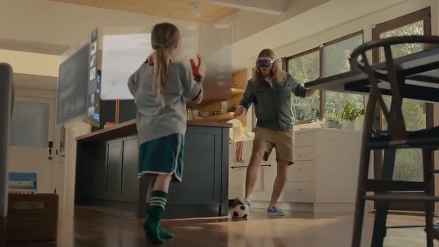 Hello Vision Pro, ad commercial Apple 2023 смотреть онлайн