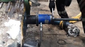 выпресовка втулок стрелы экскаватора KOMATSU