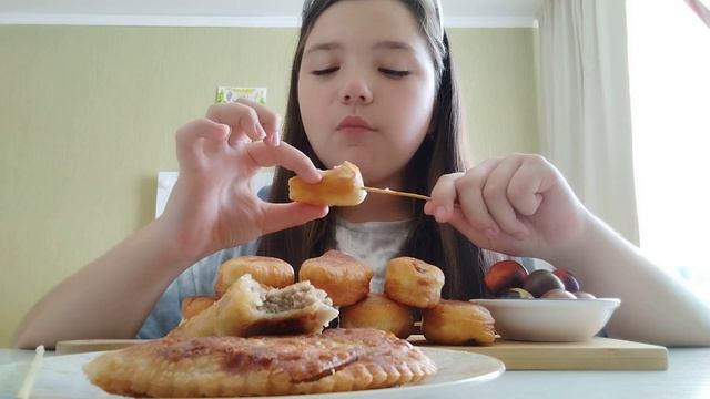 #Мукбанг#корн-дог#помидорки# чебуреки#какао# смотреть онлайн