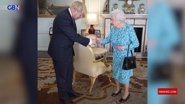 Prince Harry CRAWLING back to Royal Family after realising HUGE error in judgement - Nana Akua смотреть онлайн