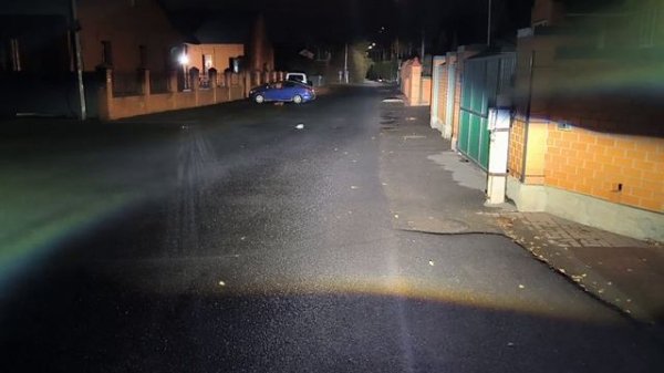 GTR ES6 дальний на мокром асфальте.