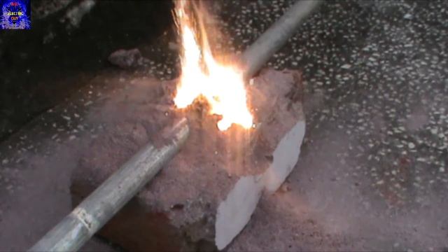 I TRIED TO WELD WITH THERMITE смотреть онлайн