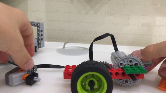 эксперименты с редуктором из Lego смотреть онлайн