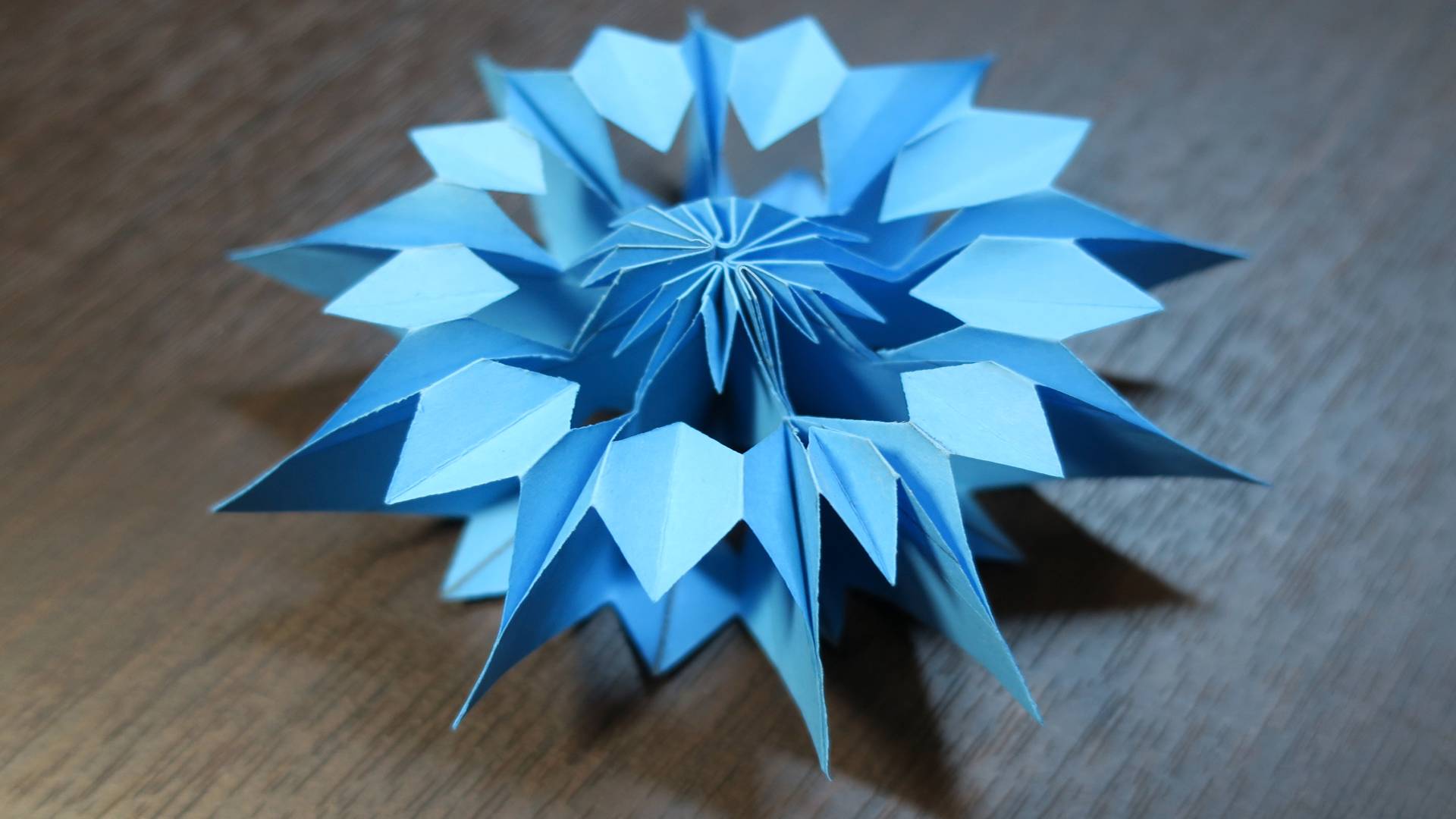 Объемная снежинка 3D на новый год. Как сделать снежинку из бумаги смотреть онлайн