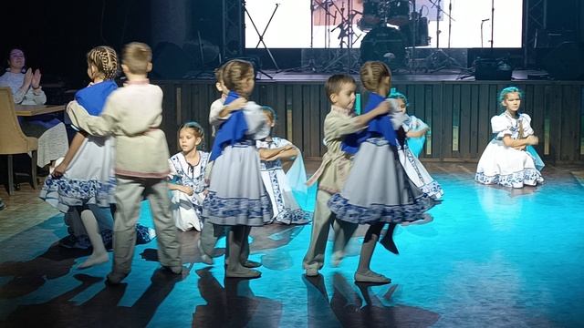 Танец "Платочки" смотреть онлайн