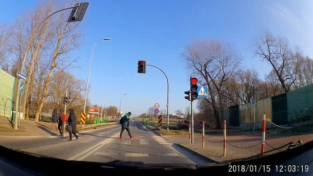 Rejestrator jazdy Xiaomi Yi Smart Dash Camera - podczas jazdy смотреть онлайн