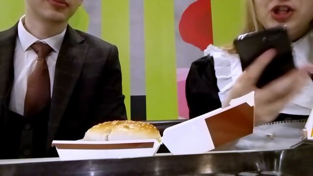 Обзор на ВСЕ БУРГЕРЫ вкусно и точки смотреть онлайн