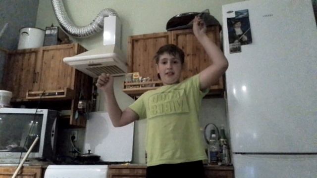 красный Шарик лопнул И шприц упал на пол смотреть онлайн