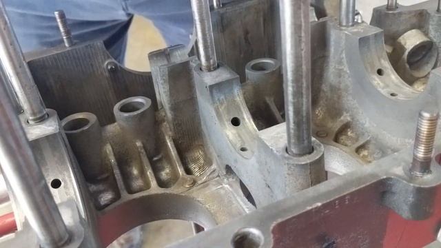Classic VW BuGs 90 Sec tip Beetle Engine Build Internal Cleaning смотреть онлайн
