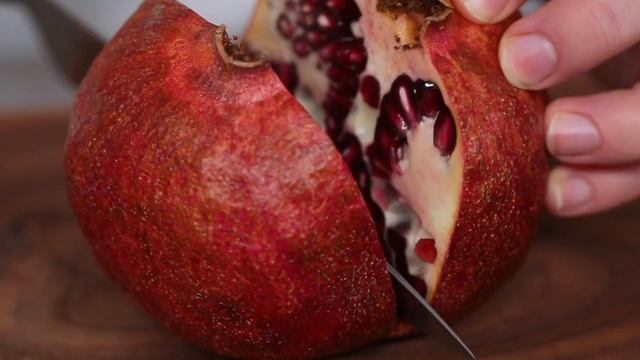 Gorgeous and Delicious Cardamom Meringue with Fresh Fruit and Grapefruit Sorbet at Del Posto смотреть онлайн