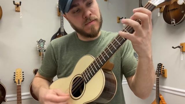 Pono MD 30 Octave Mandolin смотреть онлайн