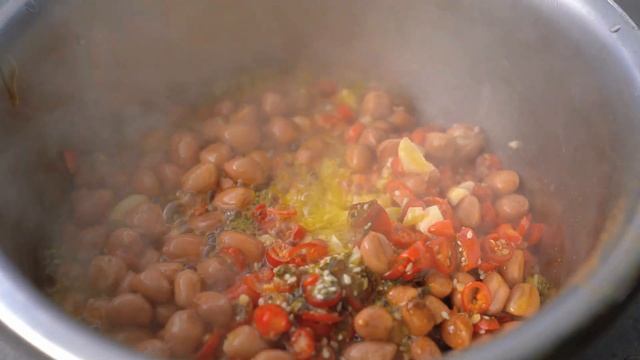 1個豬肚2斤肥腸，二弟做“肚包腸”，淋上辣椒油，大口吃超過癮｜Mukbang【鐵鍋視頻】 смотреть онлайн