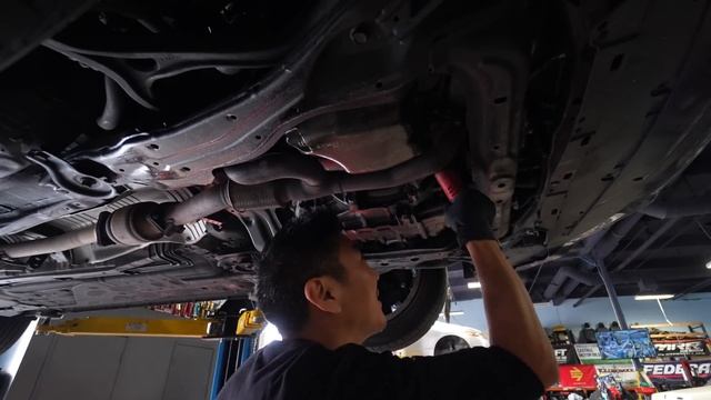 We Don't Know How it Made it to the Shop смотреть онлайн
