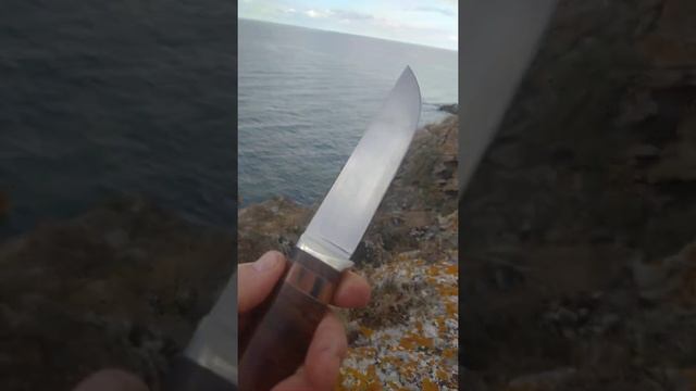 Топовый Нож из CPM s90 v и бакаута с тыльником из меди смотреть онлайн