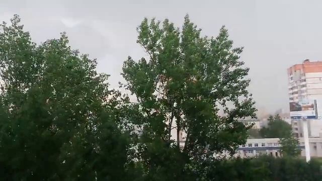 Сильный ветер в Казани, Гроза, Град 1 смотреть онлайн