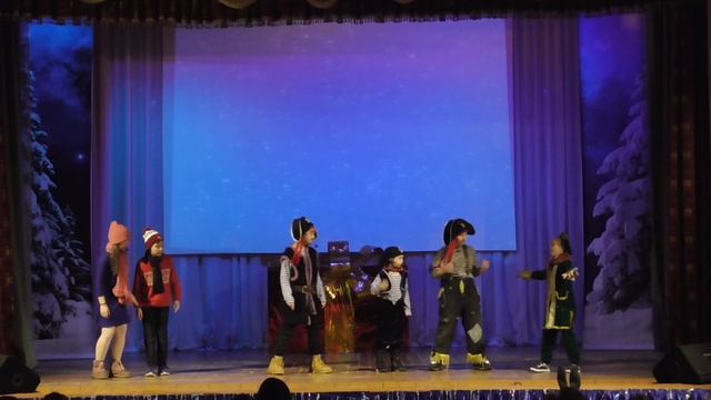 "Дед Мороз и космические пираты".Часть первая.http://efremov-igra-deti-teatr.ru/ смотреть онлайн