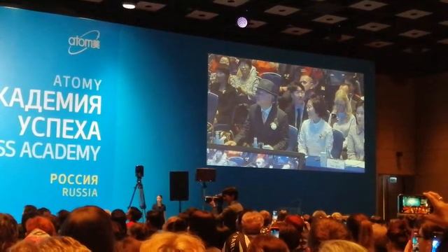 Выступление первого участника Атоми смотреть онлайн