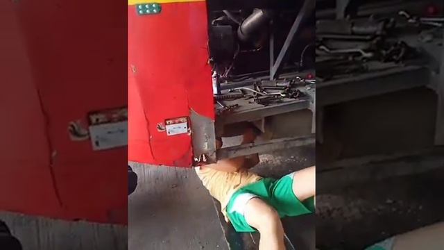 Driver ng 1756 nalang ang nag palit ng muffler dahil nabutas na. at maingay ang tunog. смотреть онлайн