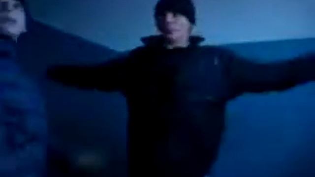 танцы в подъезде.Школьники прогуливают школу смотреть онлайн