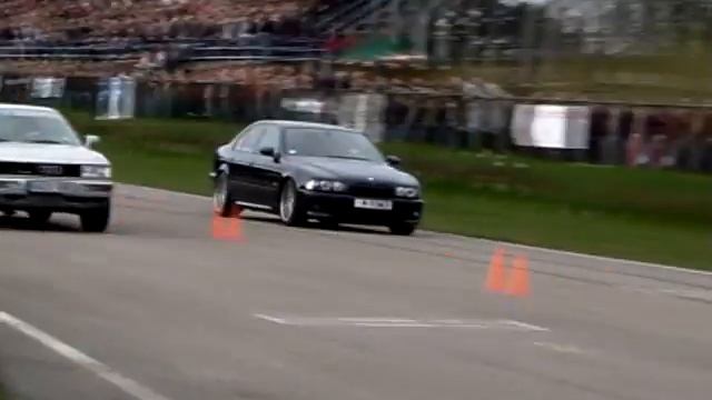 Audi Coupe vs BMW M5 смотреть онлайн