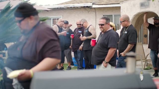 Why Lowriders and Backyard Burgers Define East L.A. | The Burger Show смотреть онлайн