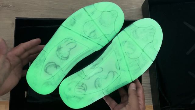 Kickwho Godkiller Jordan 4 KAWS | Black смотреть онлайн