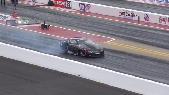 2024 NHRA Four-Wide Nationals | Pro Stock Saturday Qualifying | Charlotte, NC смотреть онлайн