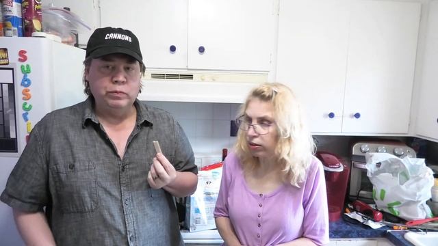 New Blueberry Muffin Kit Kat - Will They Taste As Good As They SMELL? смотреть онлайн