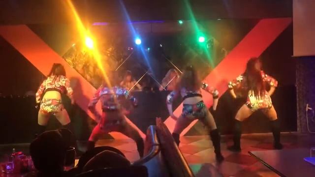 shaky shaky pinky girls смотреть онлайн