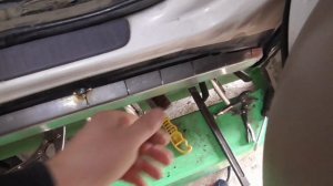 Toyota Ipsum, замена порогов.