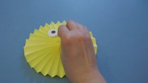 Заяц и цыпленок. Поделки из бумаги для детей своими руками. Пасхальный кролик.