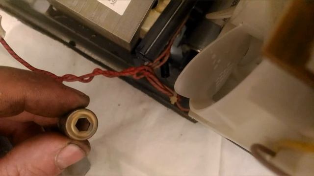 Искры в микроволновой печи. Как от них избавиться. смотреть онлайн