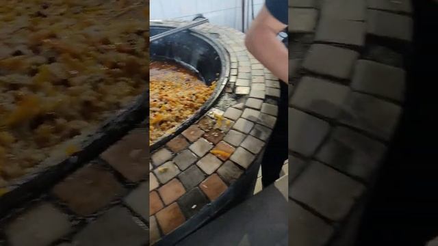 Meat Pilaf center 5 kozon, Tashkent, Uzbekistan. Центр плова 5 козон Ташкент, Узбекистан. смотреть онлайн