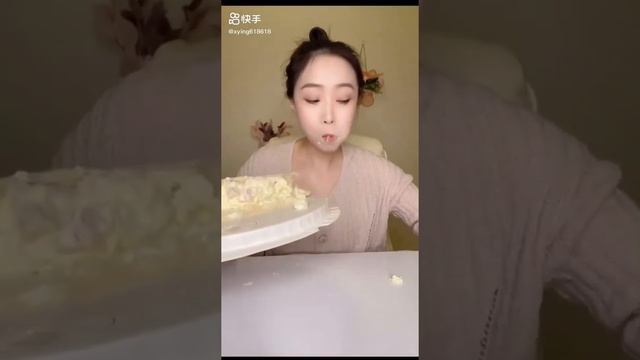 Asmr/mukbang/mochi/sweet
