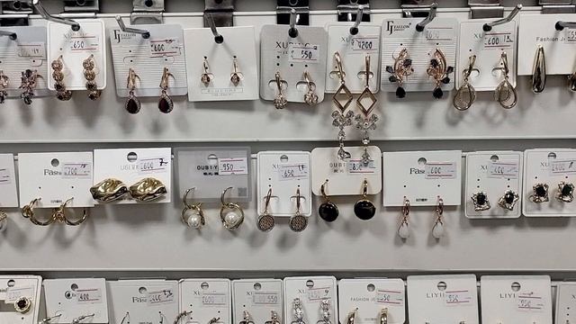 Бижутерия серьги, комплекты , браслеты . Заказ на ватсап +79083191849 смотреть онлайн