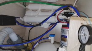 Помпа в обратном осмосе работает рывками, в чем причина?