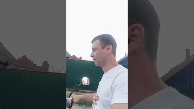 На мопеде  потянуууууть  да по чилить