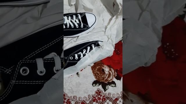 The unboxing of converse chuck taylor shoes(black) смотреть онлайн