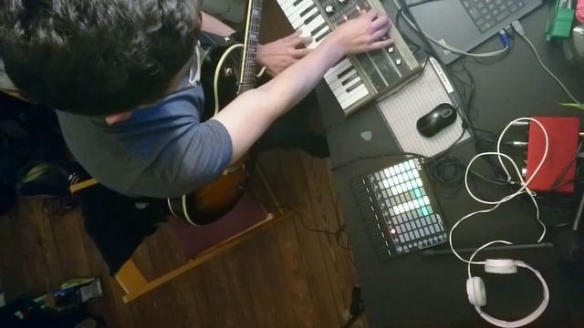 JAM SESSION - Akai Apc mini and microkorg - Termitory смотреть онлайн