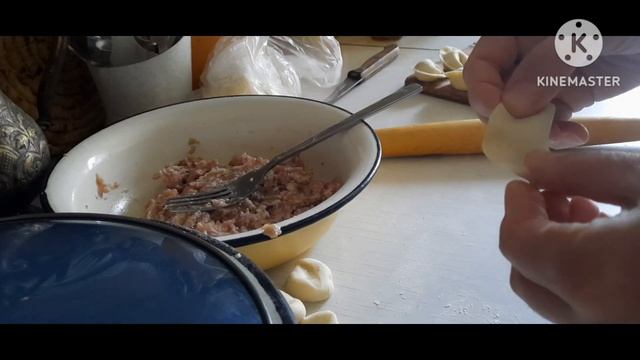 ПЕЛЬМЕШКИ БЕЗ СПЕШКИ И СМЫСЛЫ ЖИЗНИ dumplings without haste and meanings of life смотреть онлайн