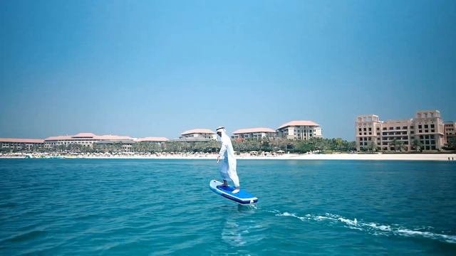Arab on Hydrofoil in Dubai - Араб катается на Efoil в Дубае смотреть онлайн